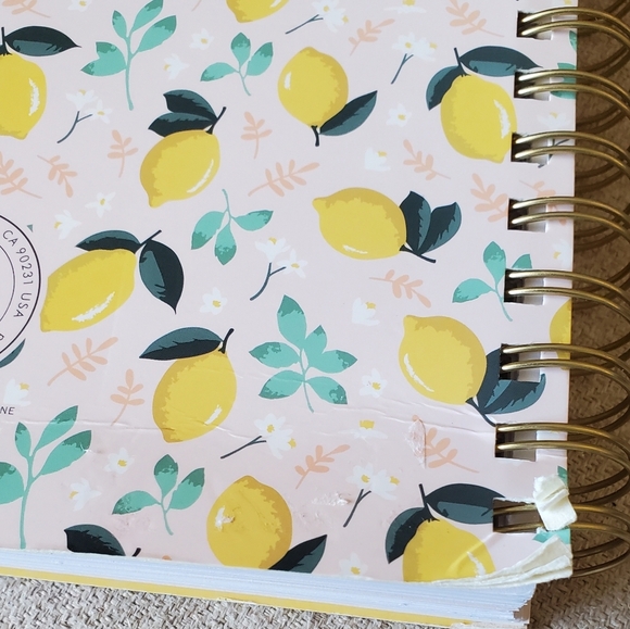 Fringe 17 Month Lemon Themed 2023 Planner Spiral Bound New - Picture 4 of 4